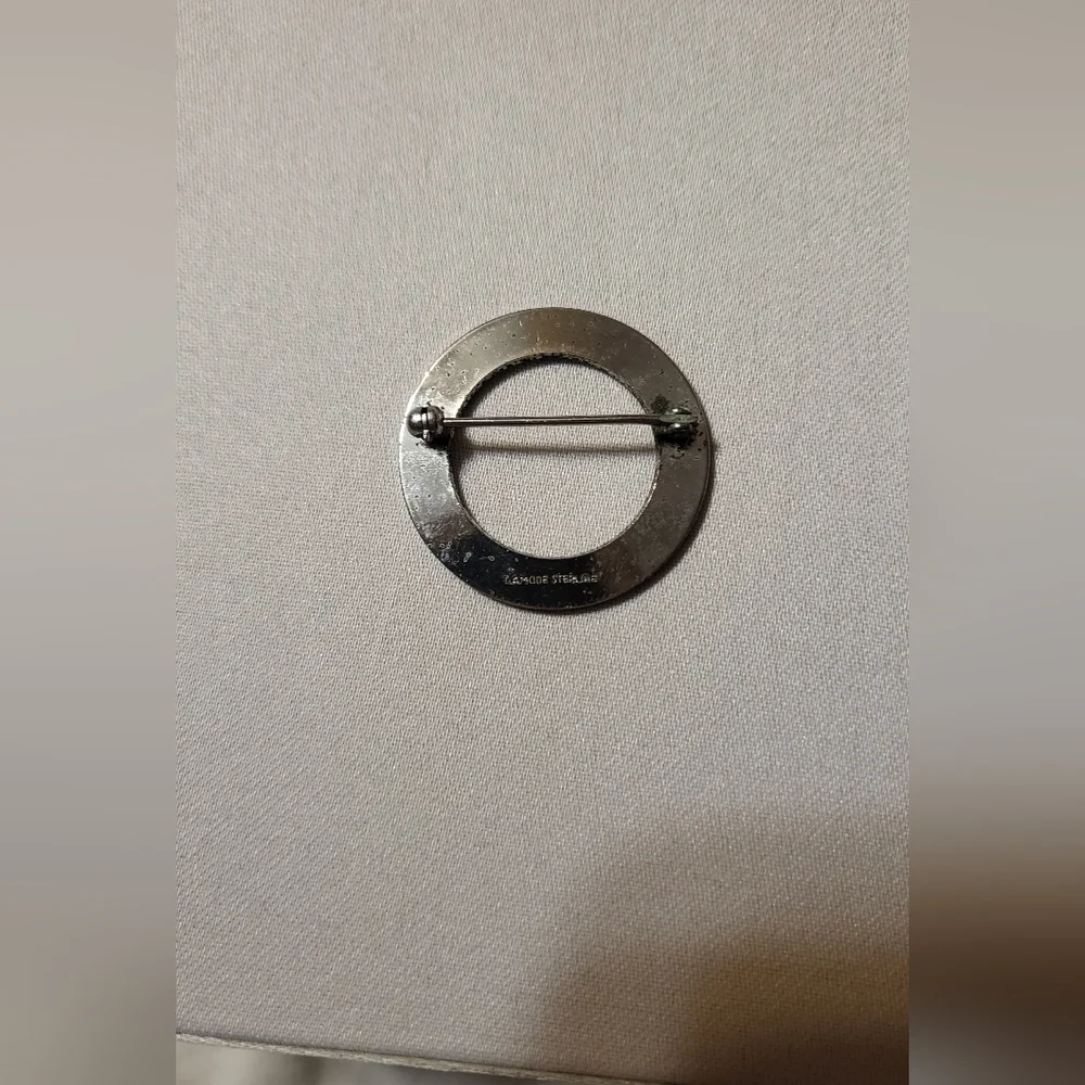 Brooch - Picture 2 of 2